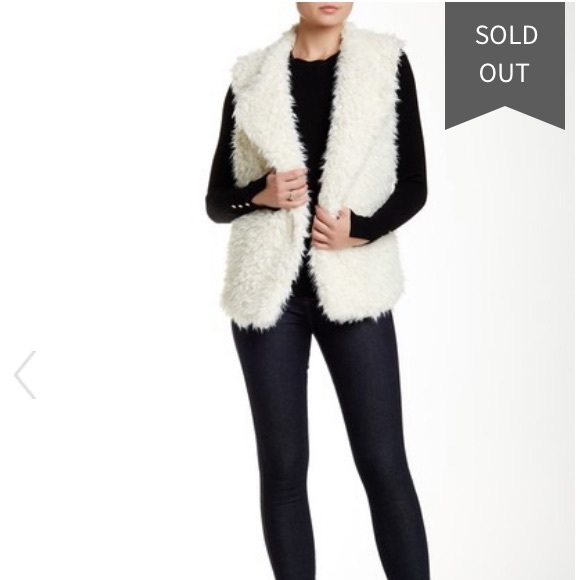 Melrose & Market  | faux fur vest - Picture 2 of 11